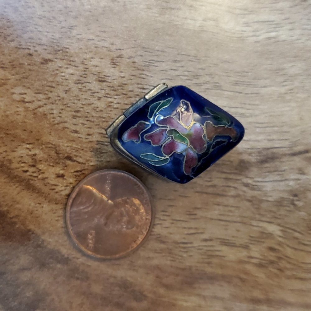 Mini Pill Container - Picture 3 of 6